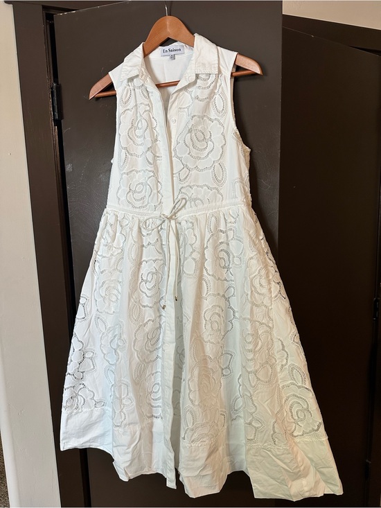 En Saison Dresses & Skirts - En Saison White Floral Eyelet Collar Tie-Waist Dress